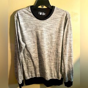 Men’s gray Long sleeve crew neck